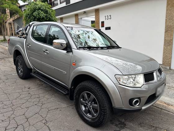 MITSUBISHI L200 TRITON 3.2 HPE 4X4 CD 16V TURBO INTERCOOLER DIESEL 4P AUTOMÁTICO MITSUBISHI L200 TRITON 3.2 HPE 4X4 CD 16V TURBO INTERCOOLER DIESEL 4P AUTOMÁTICO